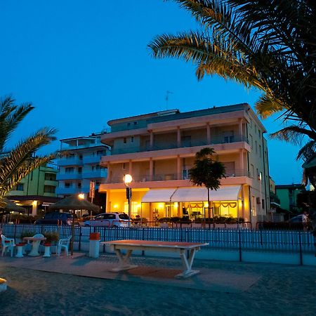 Albergo Villa Mauri Римини Экстерьер фото