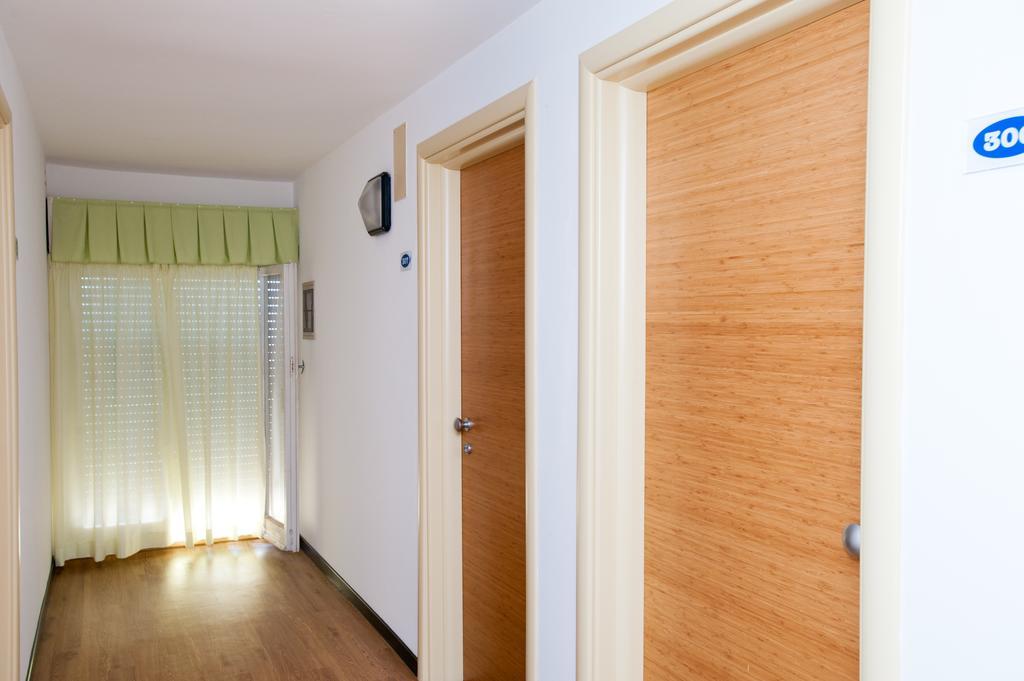 Albergo Villa Mauri Римини Экстерьер фото