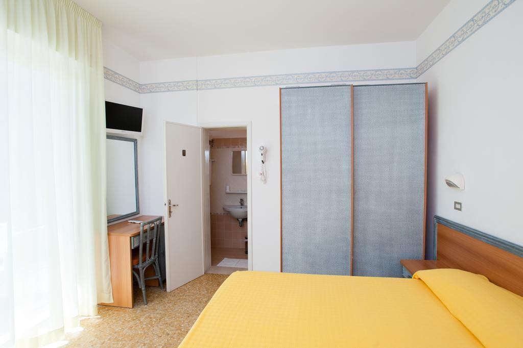 Albergo Villa Mauri Римини Экстерьер фото